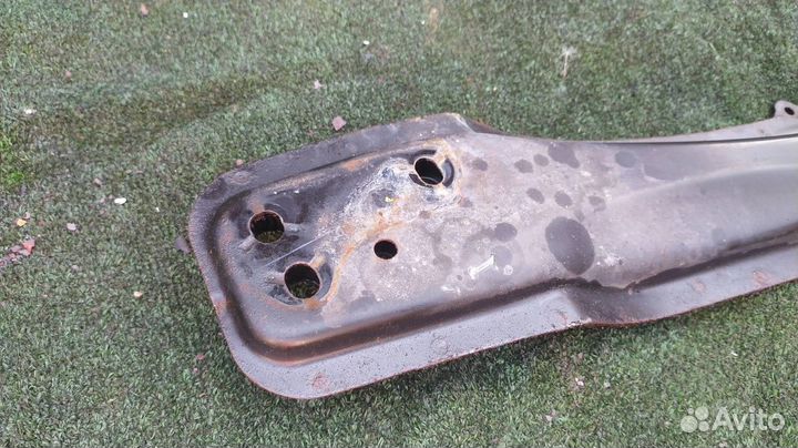 Балка под двс Toyota Corolla Fielder NZE124 1NZ-FE