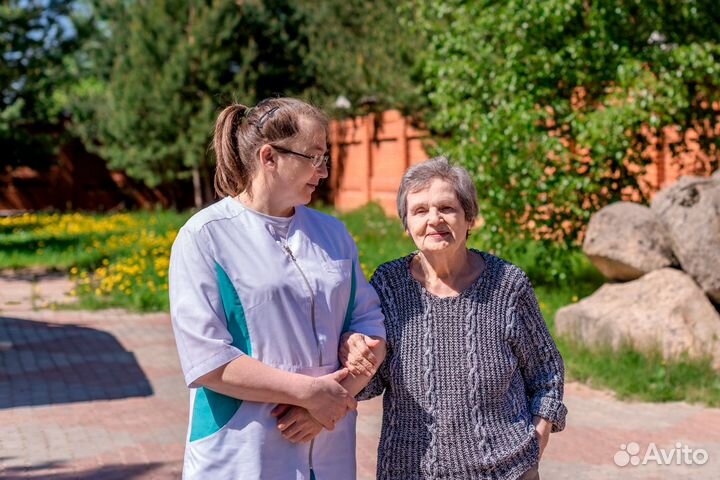 Сиделка в пансионат с проживанием. вахта