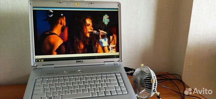 Ноутбук dell inspiron 1520