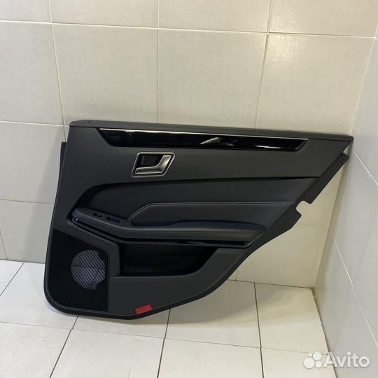 Обшивка двери задней правой Mercedes-Benz E-Class