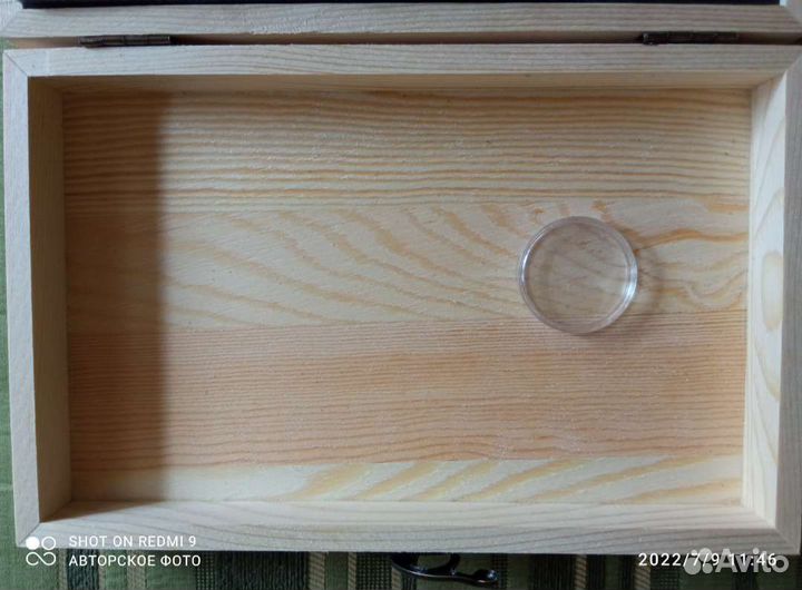 Коробка, бокс из дерева для хранения монет