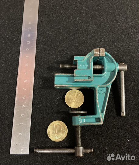 Тиски маленькие СССР настольные раритет