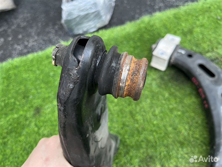 Рычаг подвески нижний левый правый передний Subaru