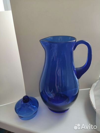 Кувшин синее стекло
