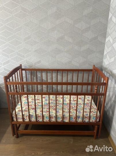 Детская кроватка