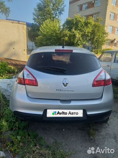 Renault Megane 1.6 МТ, 2012, битый, 120 000 км