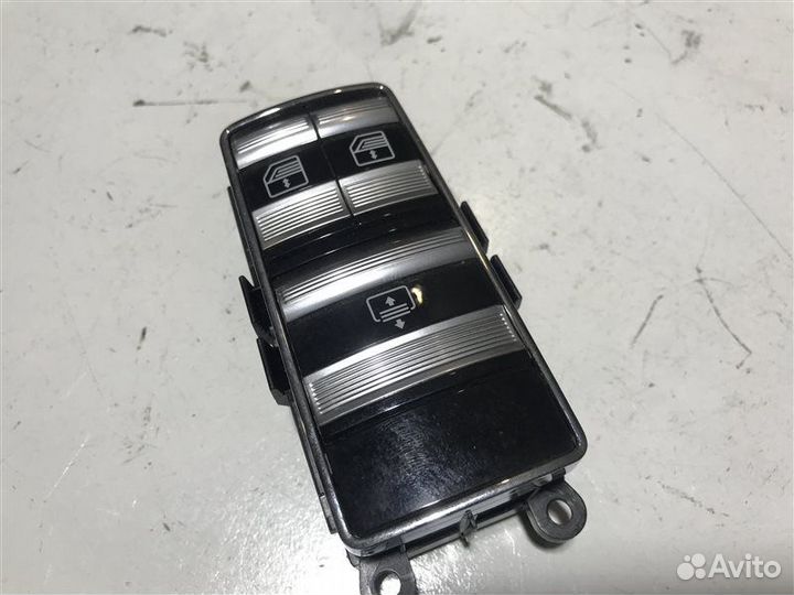 Кнопка стеклоподъемника задняя правая