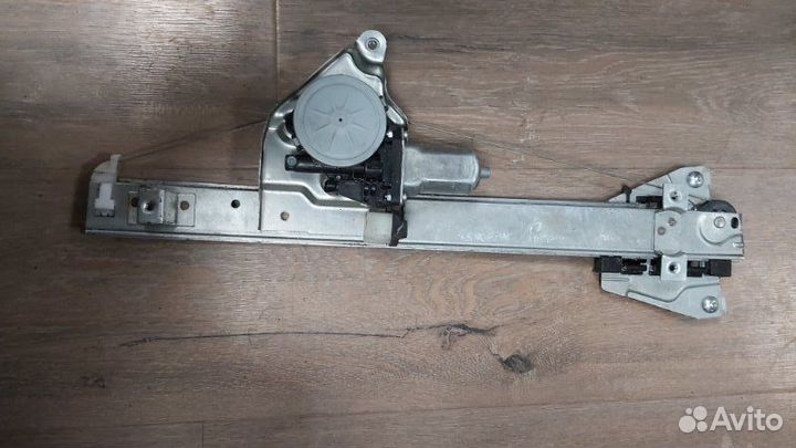 Стеклоподъемник передний правый Mitsubishi Pajero