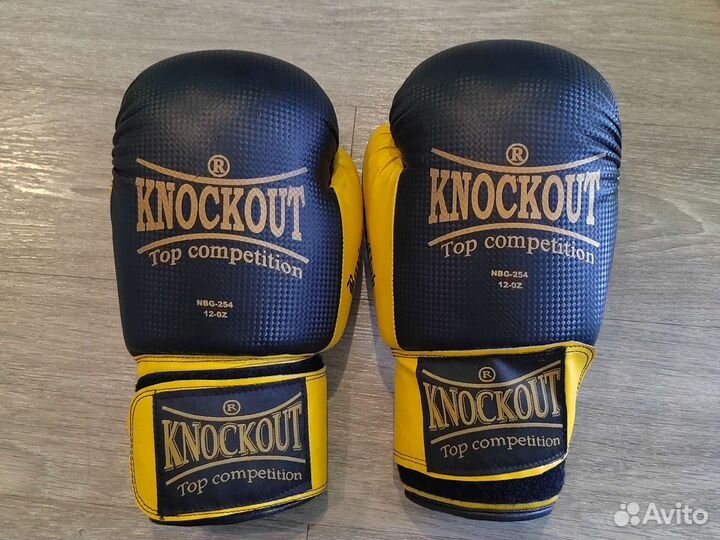 Боксерские перчатки 12 oz кожа
