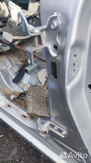Петля двери Королла Corolla 150 перед зад правая