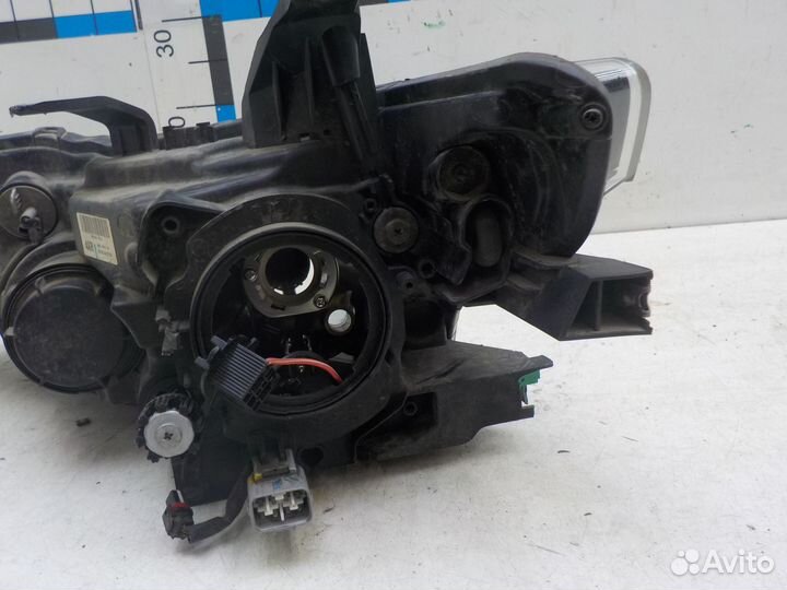 Фара правая Mitsubishi Outlander