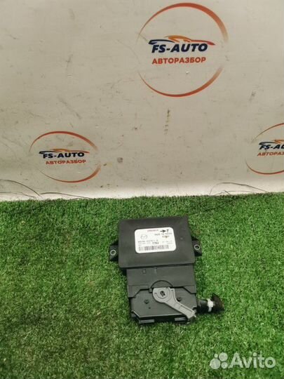 Блок управления стояночным тормозом Mazda 3