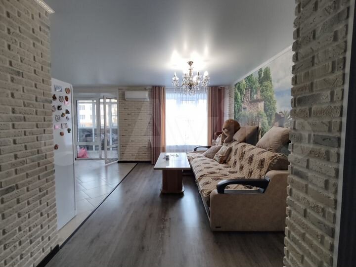 2-к. квартира, 58 м², 1/10 эт.