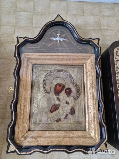 Старинные иконы 22х27 Богородица Тихвинская оклад