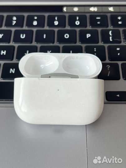 Оригинальный кейс футляр AirPods Pro MagSafe Case