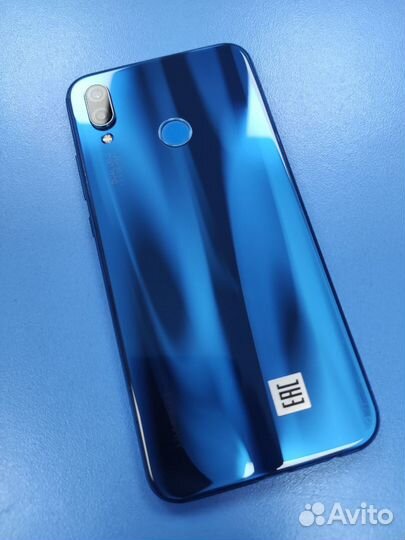 Телефон Huawei P20 Lite 64/4 синий