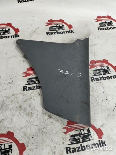 Обшивка салона правая Mercedes Vito W639 2.1D 2007