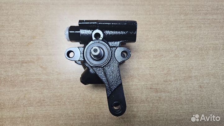 Насос гидроусилителя Toyota 7AFE AT211 AT191 44320