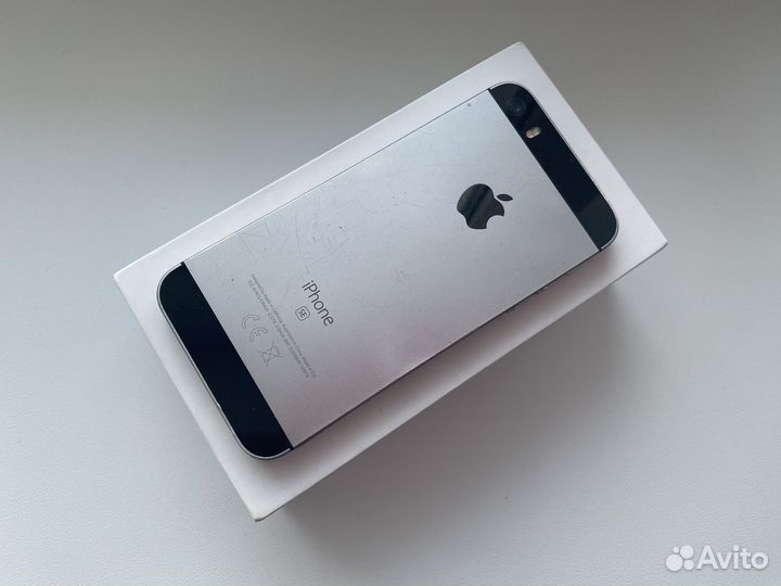 iPhone SE, 32 ГБ