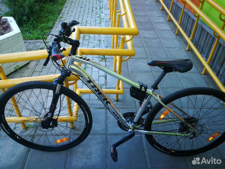 Кроссовый Trek dual sport