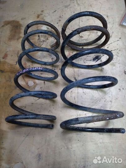 Mitsubishi carisma пружины