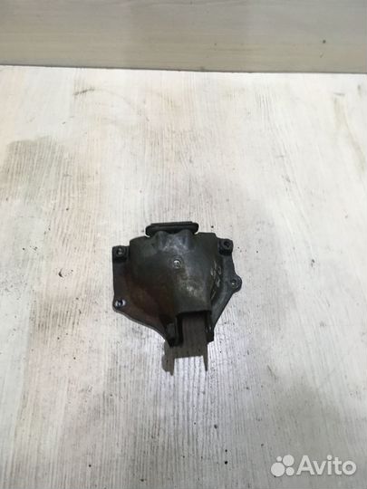Кронштейн опоры двигателя Ауди а4 Б8 8K0399377AF