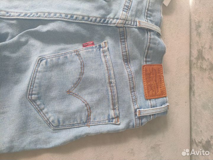 Рубашка, джинсы Levi's (42 S )