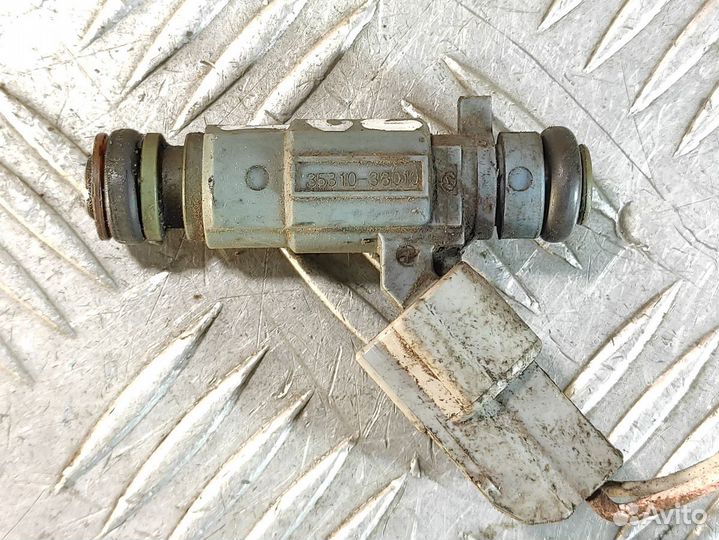 Форсунка двигателя Kia Magentis 2000-2005