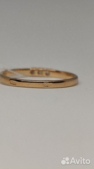Золотое кольцо с фианитами 15,5 (8150)