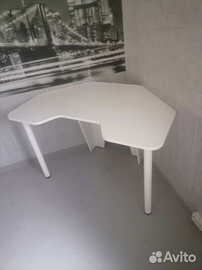 Компьютерный стол угловой белый игровой