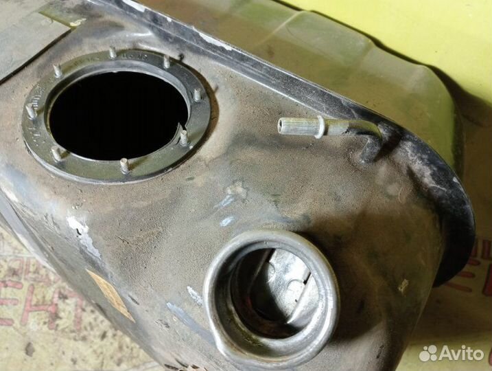 Бак топливный Ваз LADA 2107 инжектор 2009