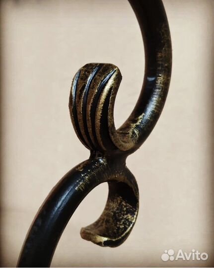 Кованная цветочница