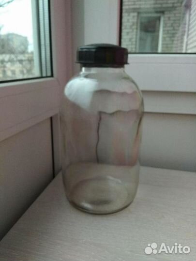 Банка стеклянная с винтовой крышкой