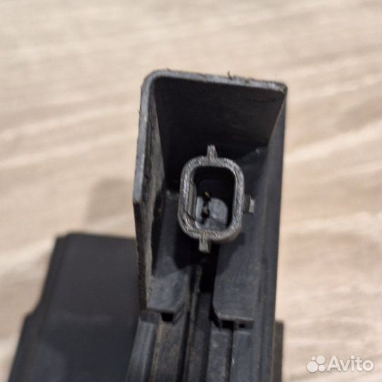 Замок двери передний правый Renault Logan 2