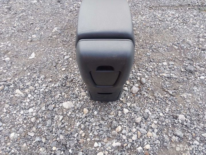 Подлокотник Opel Astra J