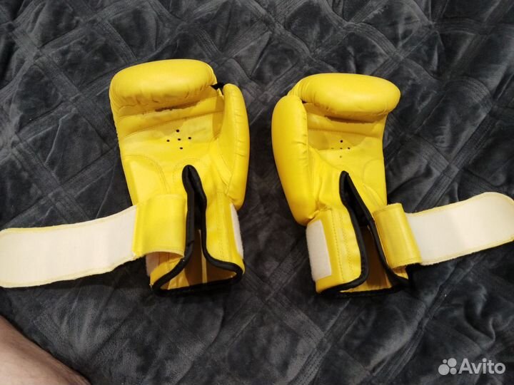 Боксерские перчатки 8 oz