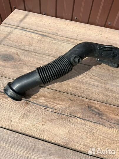 Патрубок воздушного фильтра Opel Vectra B 1.6 1996