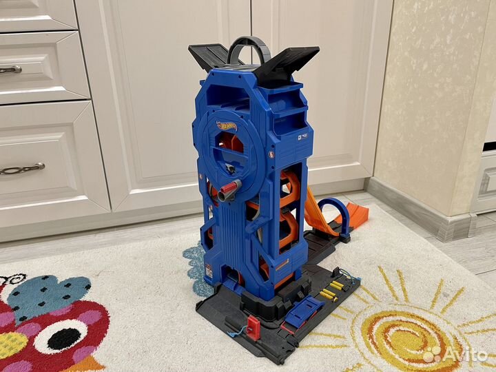 Hot wheels mega Garage