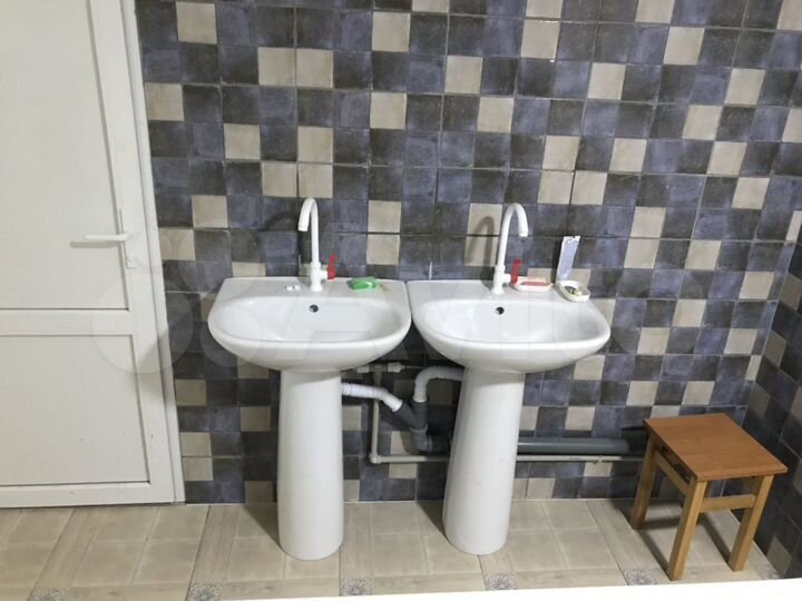 Комната 90 м², 2/2 эт.