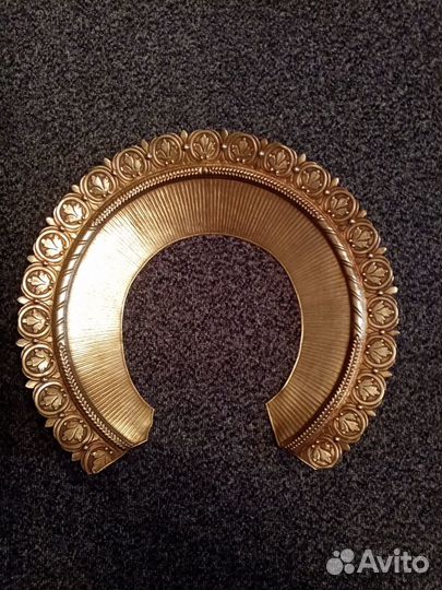 Огромный, старинный венец оклада иконы