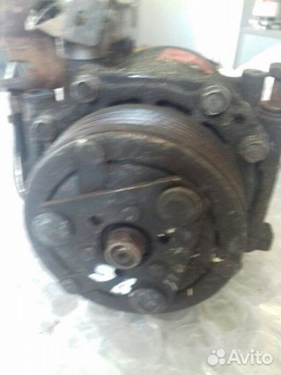 Компрессор кондиционера Mitsubishi Carisma 1.6