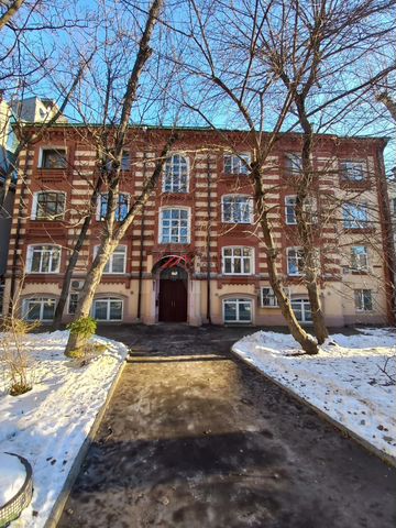 Продам торговое помещение, 351 м²