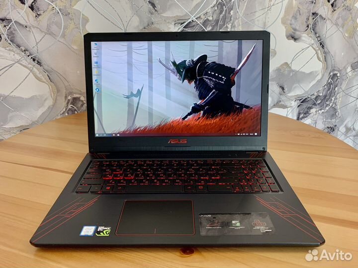 Игровой Asus i5 8250U/GTX 1050
