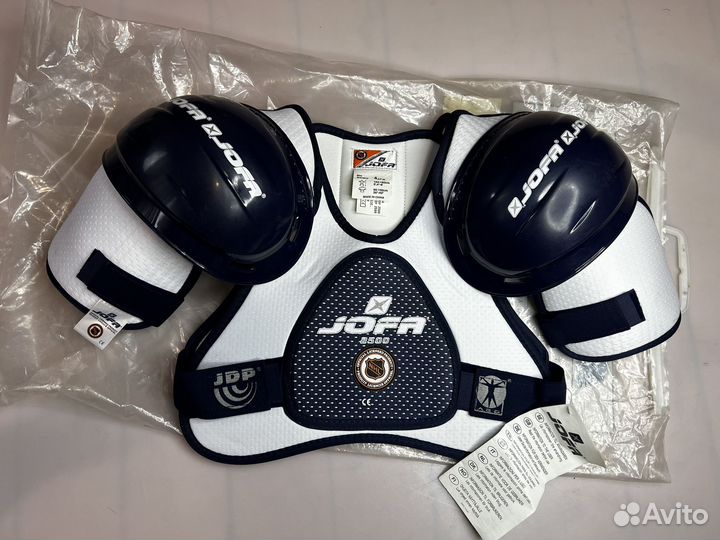 Нагрудники хоккейные Jofa,новые взрослые