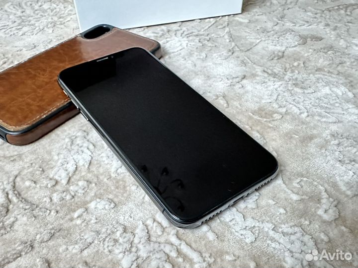 iPhone X, 256 ГБ