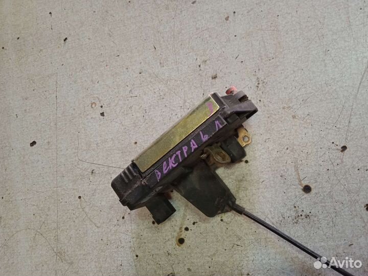 Замок двери передний левый Opel Vectra b Опель