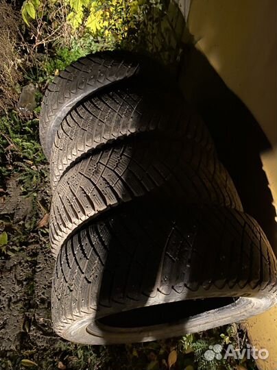 Dunlop Ice Touch 215/65 R16