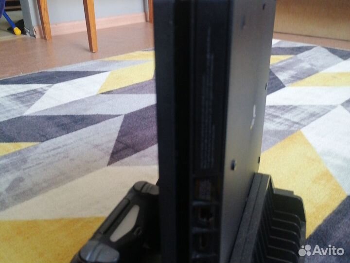 Плейстейшен 4 slim
