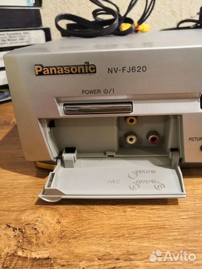 Видеомагнитофон Panasonic NV-FJ620EU