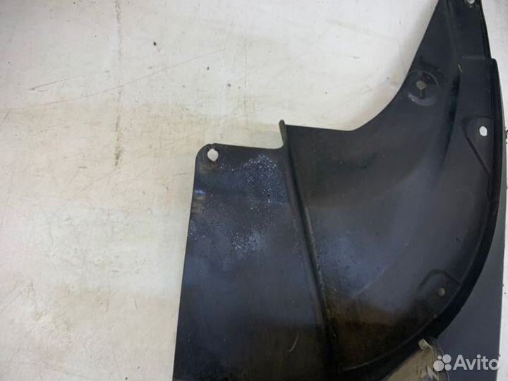 Брызговик задний правый Toyota Land Cruiser Prado